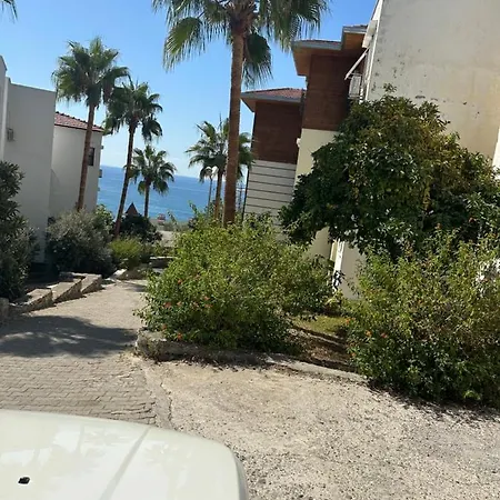 Lovely Sea View 2br Апартаменты